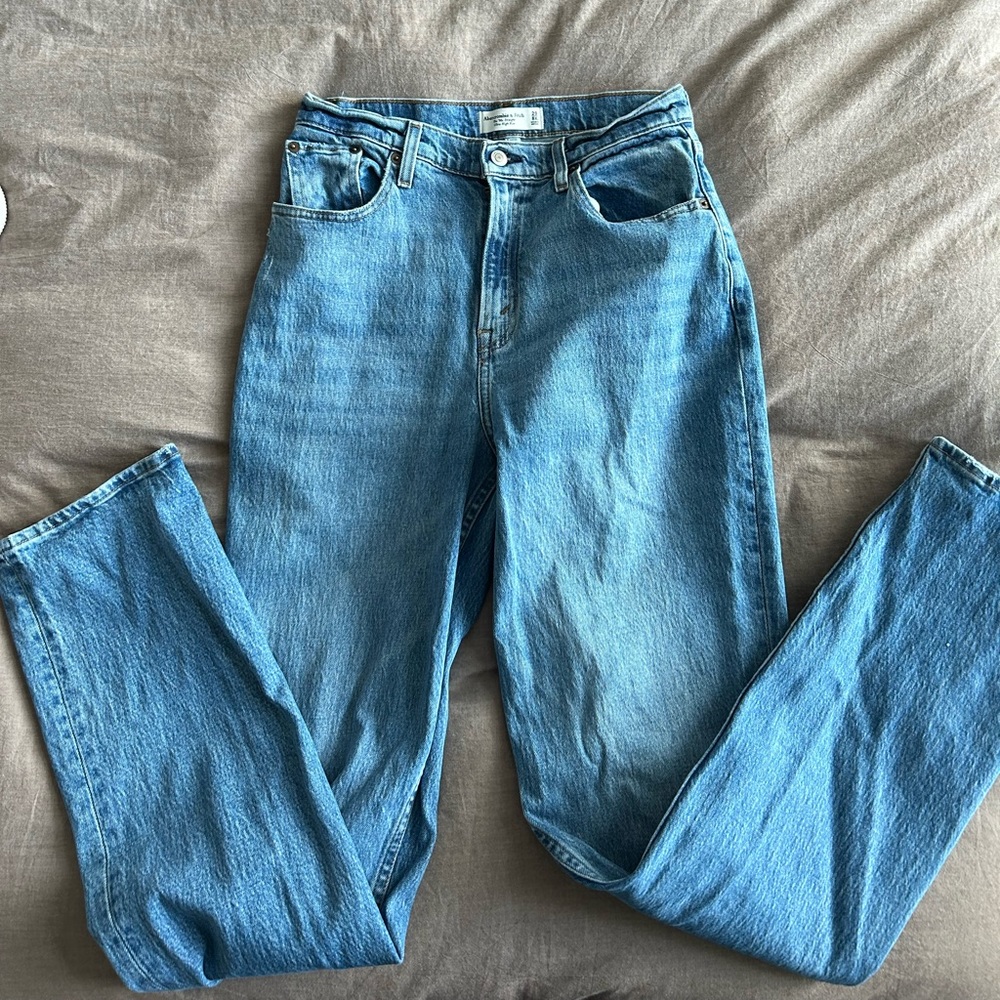 Abercrombie & Fitch The 90s Straight Ultra High rise